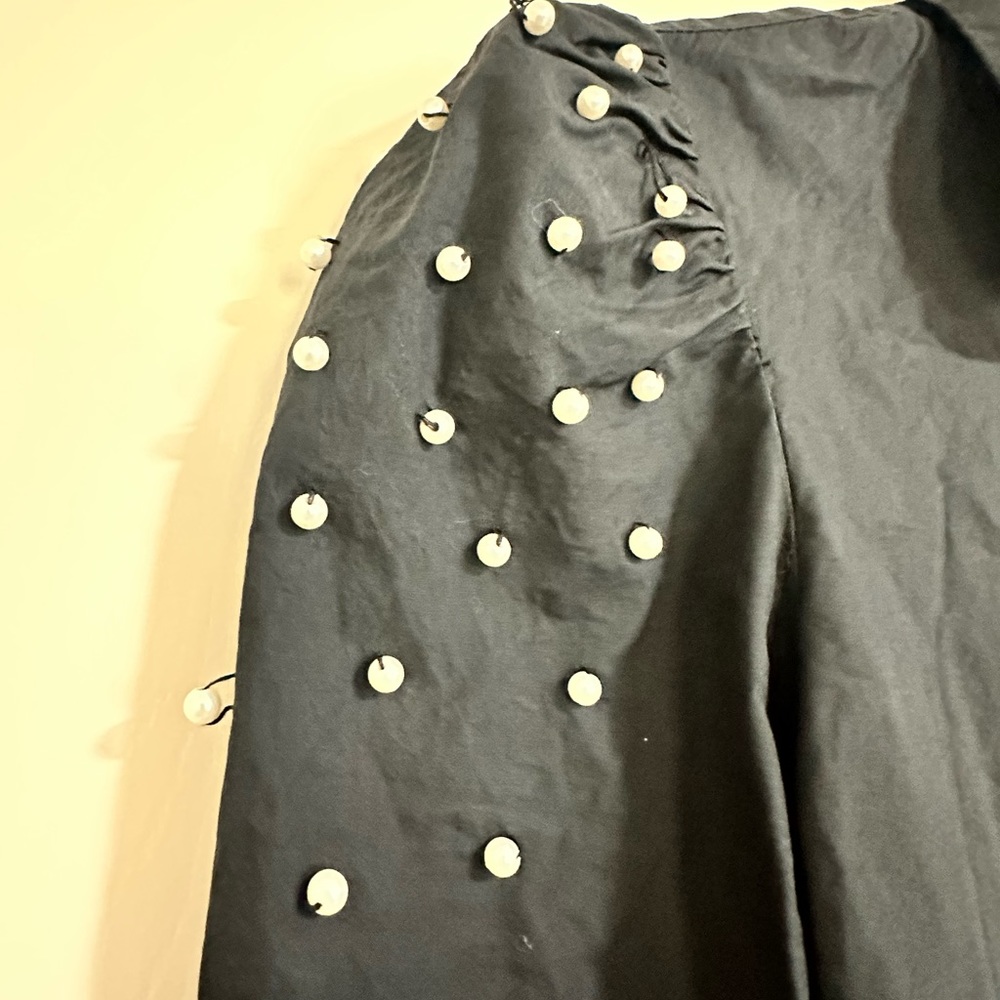 TheShirt w/Pearls - Picture 4 of 6